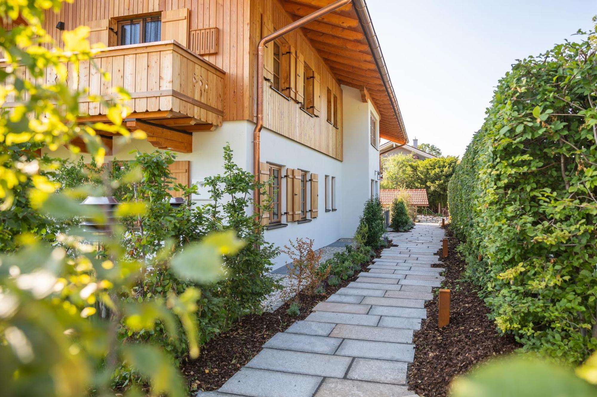 כימינג Graf Chiemo Suites - Direkt Am Chiemsee Mit Separatem Seezugang מראה חיצוני תמונה
