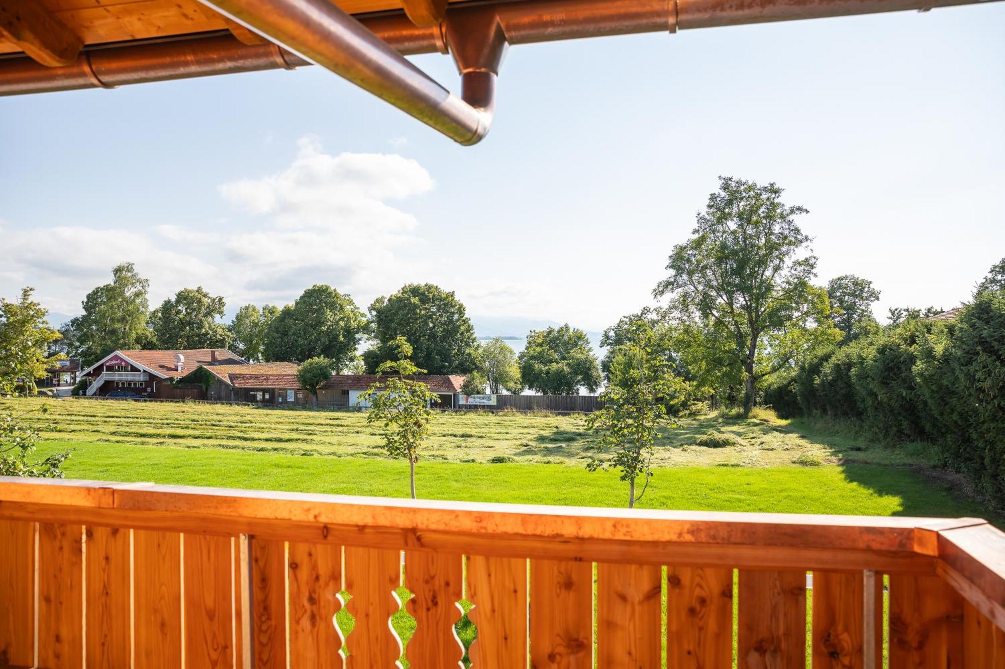 כימינג Graf Chiemo Suites - Direkt Am Chiemsee Mit Separatem Seezugang מראה חיצוני תמונה